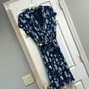 NWOT Liz Claiborne Blue Floral Size L midi Dress